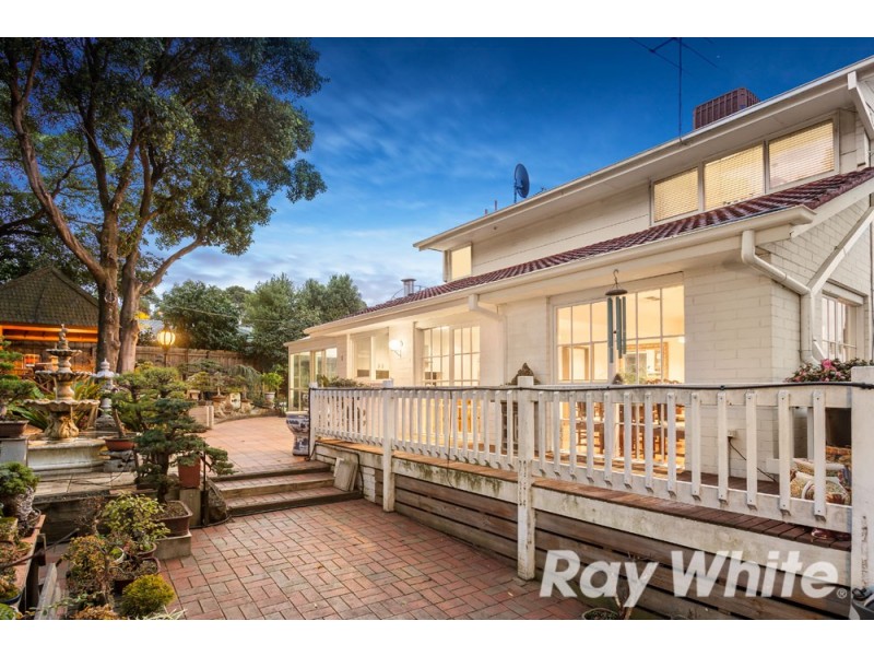 9 Ravenswood Court, Glen Waverley VIC 3150