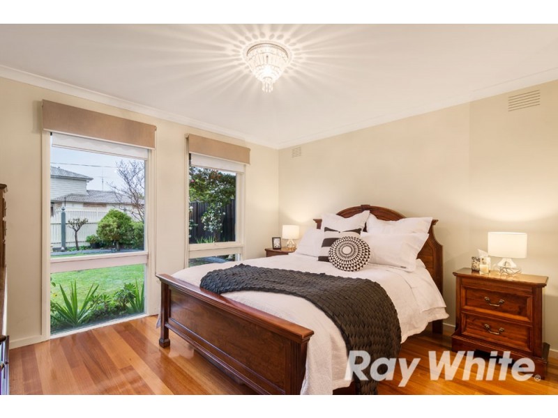 27 Ninevah Crescent, Wheelers Hill VIC 3150