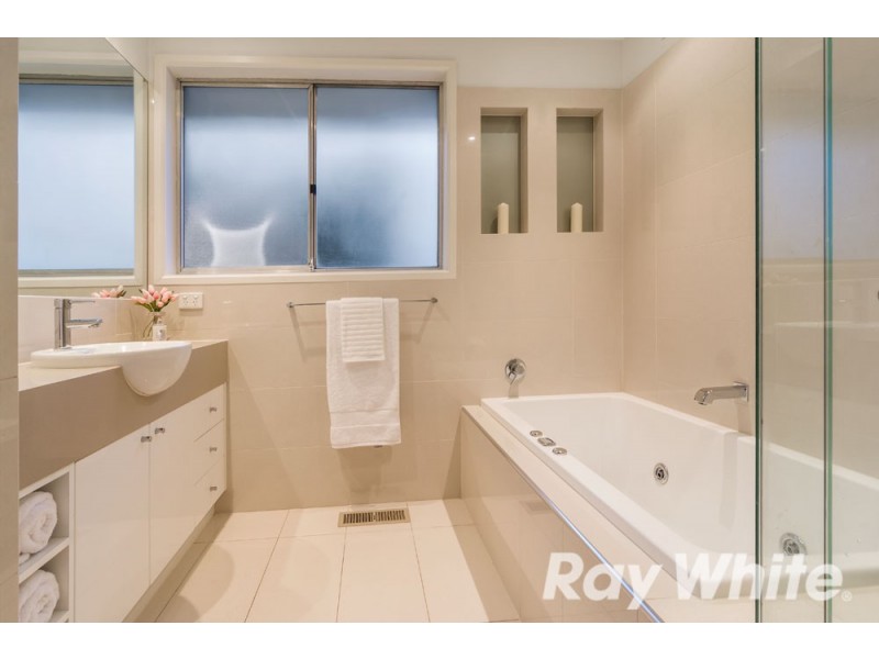 27 Ninevah Crescent, Wheelers Hill VIC 3150