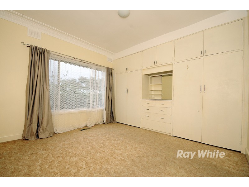 17 Burke Road, Ferntree Gully VIC 3156