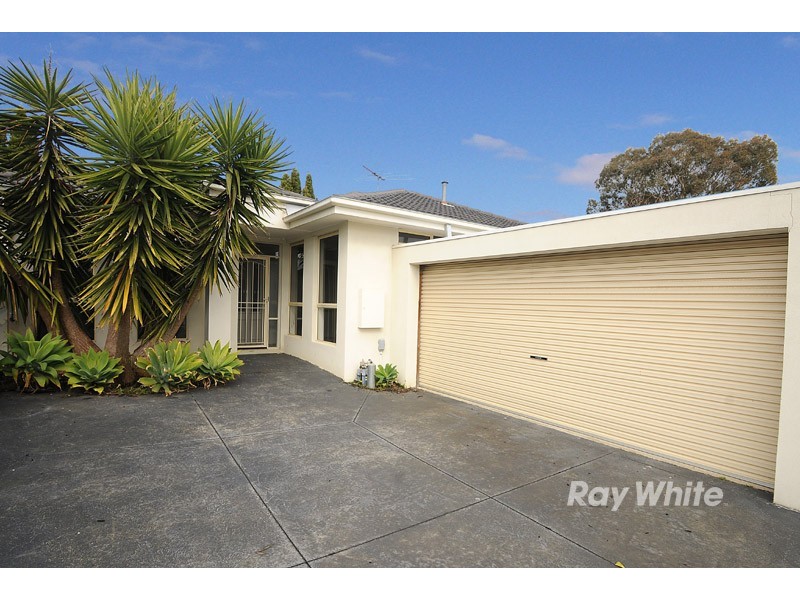 2/16 Helpmann Street, Wantirna South VIC 3152