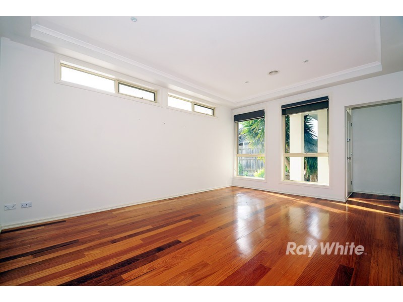 2/16 Helpmann Street, Wantirna South VIC 3152