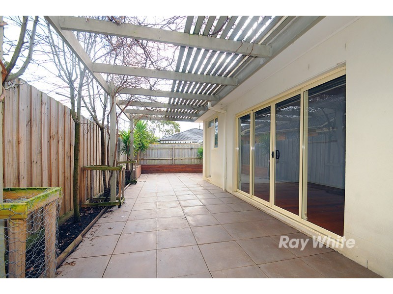 2/16 Helpmann Street, Wantirna South VIC 3152