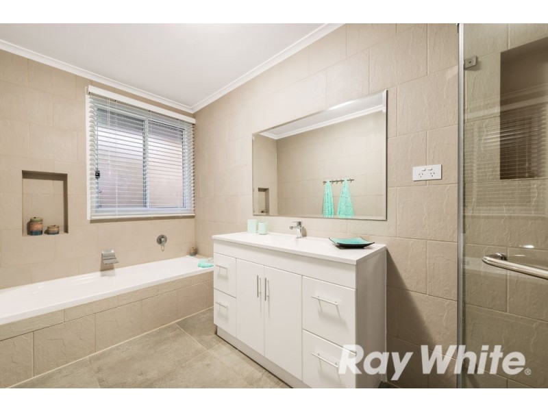 17 Moonah Road, Wantirna South VIC 3152