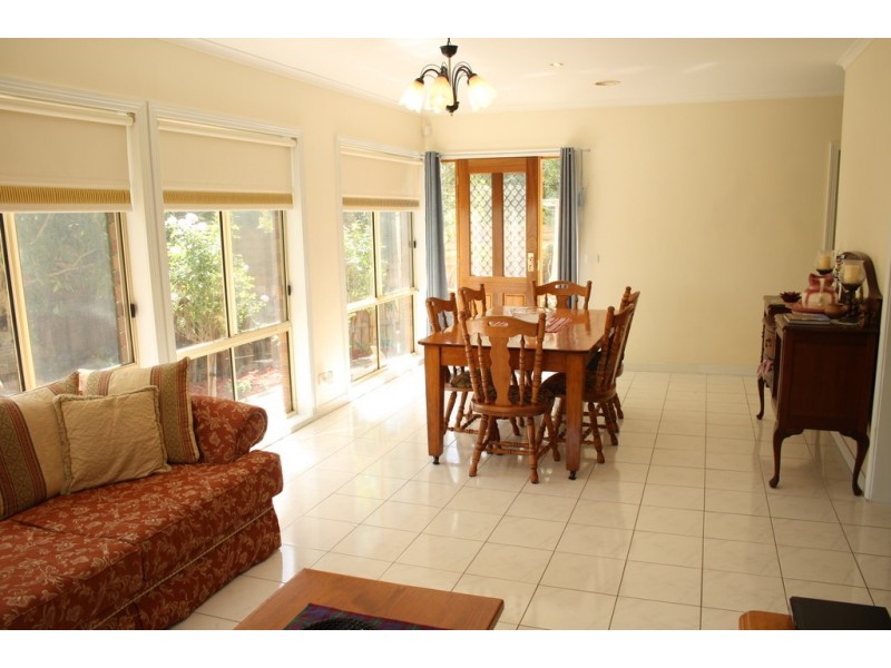 2/3 Jeanette Street, Bayswater VIC 3153