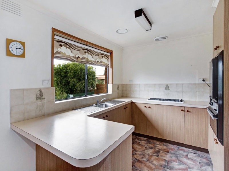 24 Valleyview Drive, Rowville VIC 3178