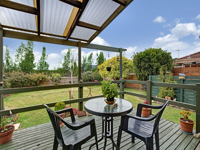 24 Valleyview Drive, Rowville VIC 3178