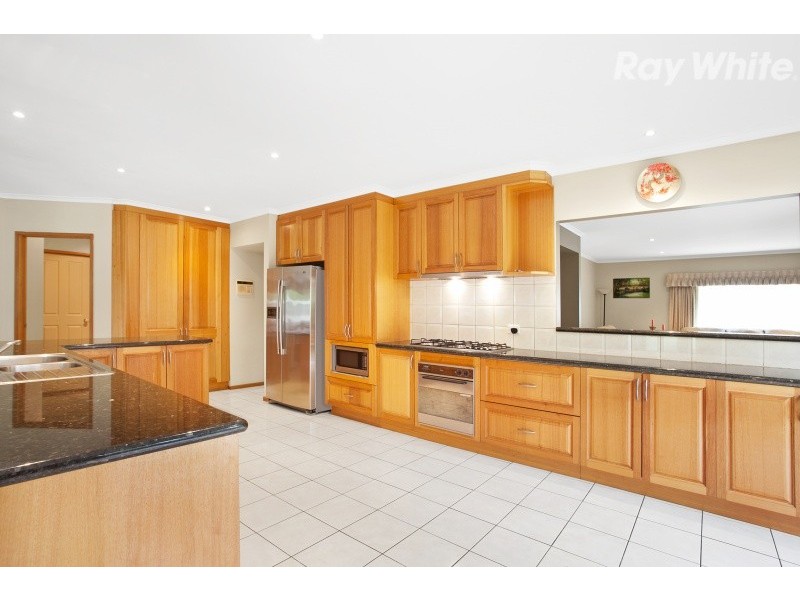 74 Jenola Parade, Wantirna South VIC 3152