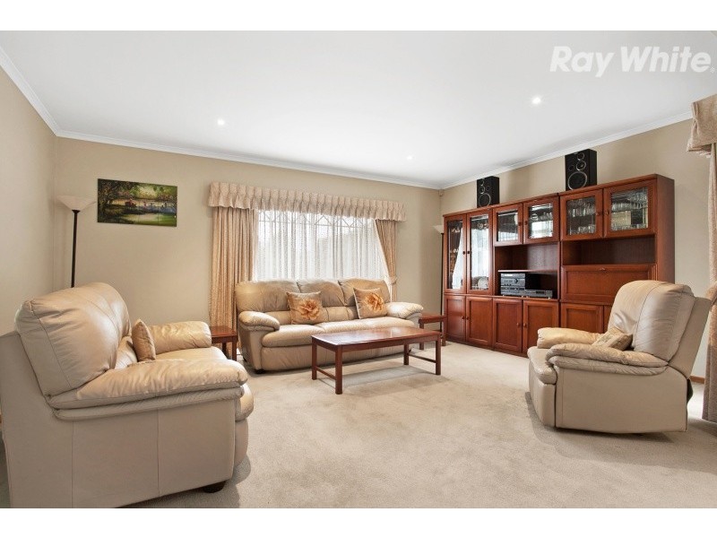 74 Jenola Parade, Wantirna South VIC 3152