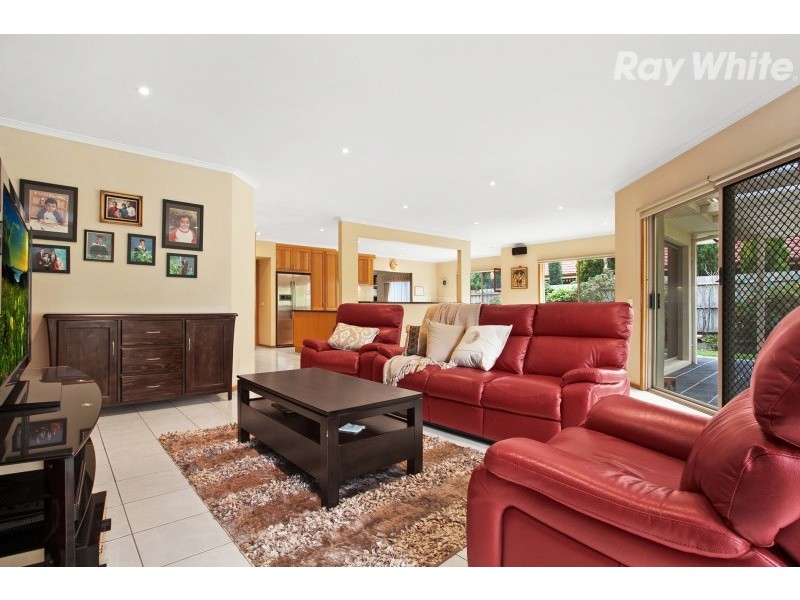 74 Jenola Parade, Wantirna South VIC 3152