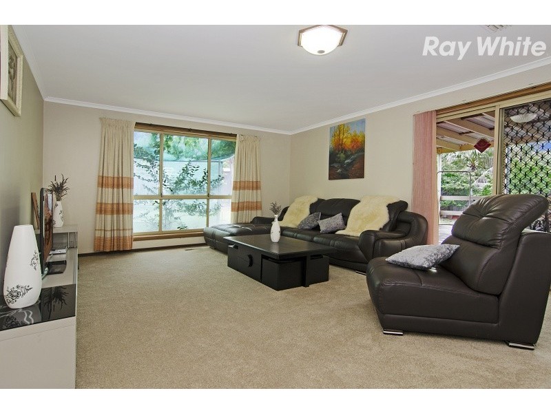 6 Talwood Close, Wantirna South VIC 3152