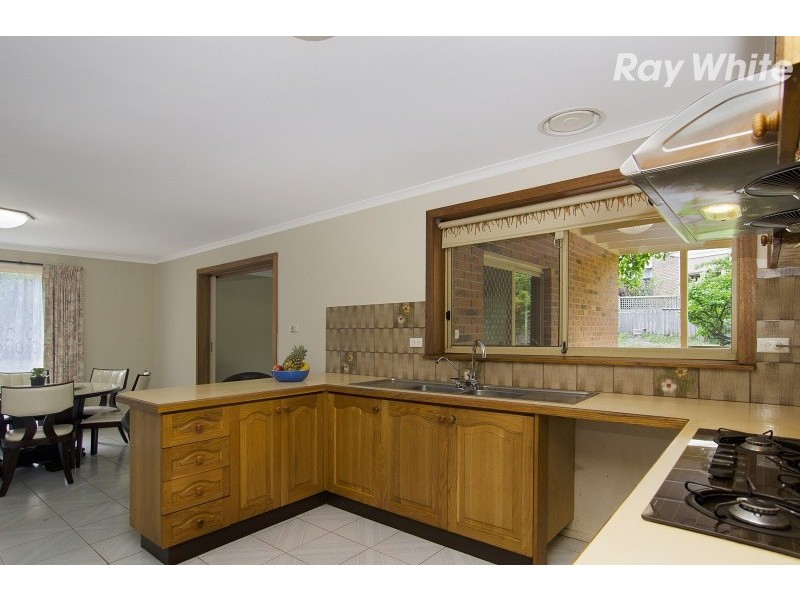 6 Talwood Close, Wantirna South VIC 3152