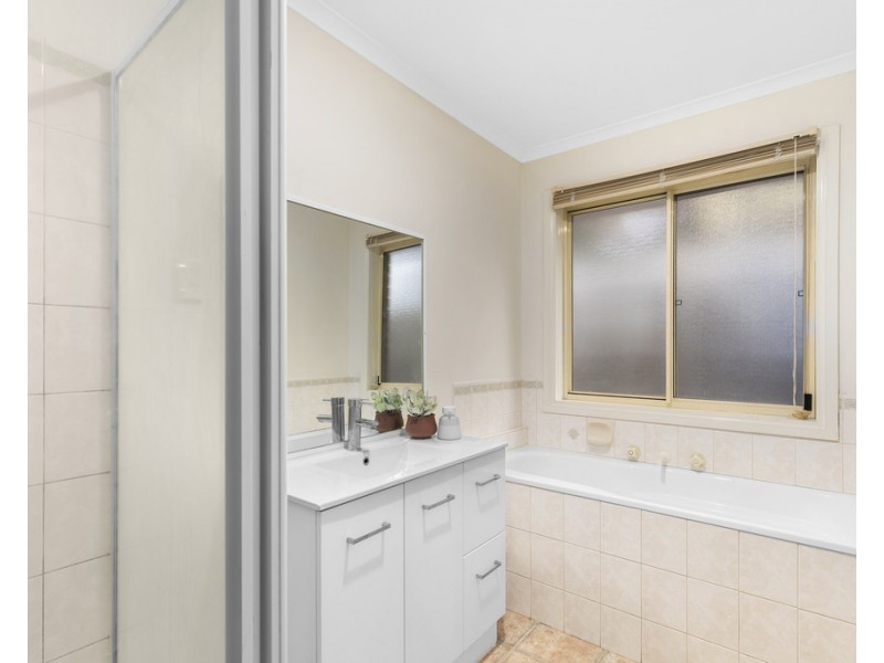 10 Marianna Place, Wantirna South VIC 3152