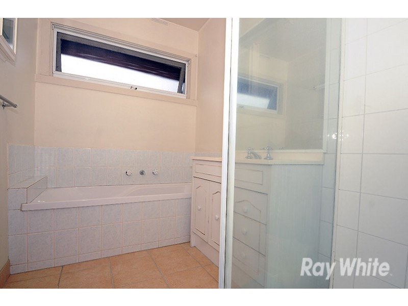 4A Pentlowe Road, Wantirna South VIC 3152