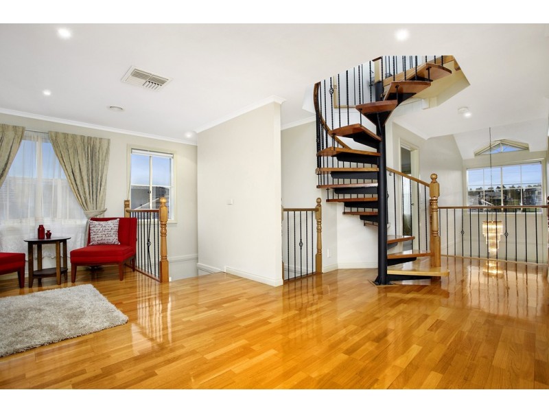 121 Cathies Lane, Wantirna South VIC 3152