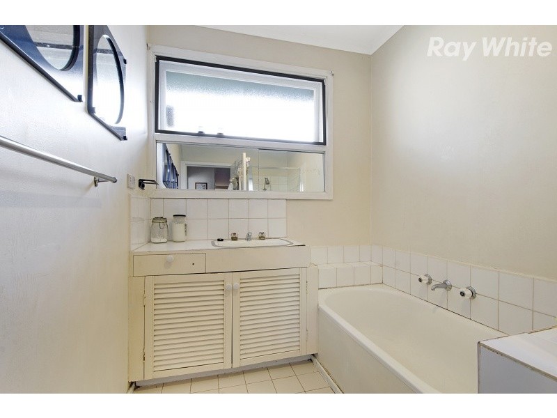 8 Helpmann Street, Wantirna South VIC 3152