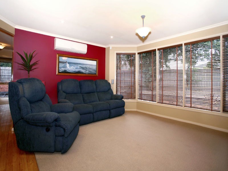 10 Corinella Square, Wantirna VIC 3152