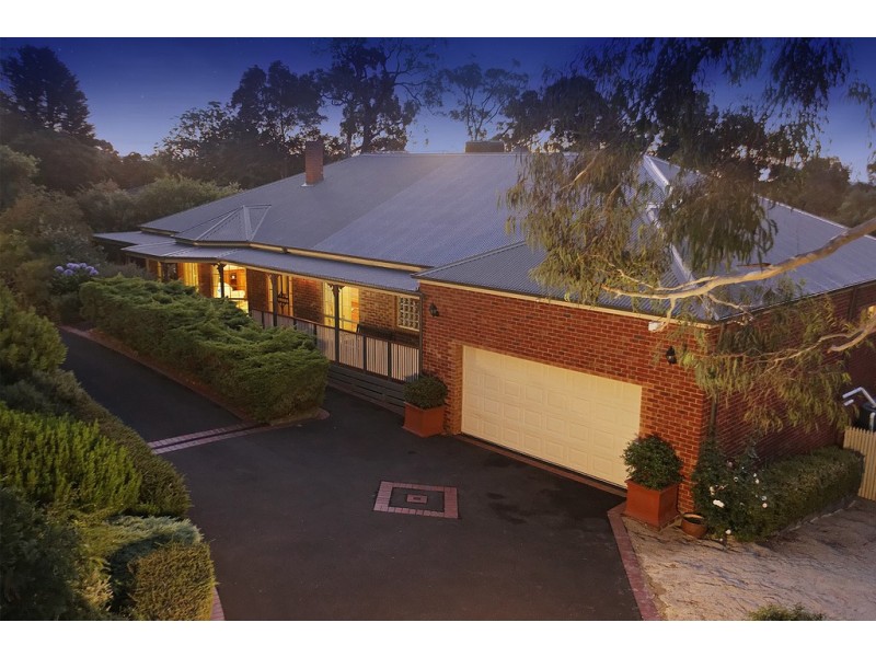 33 Joan Avenue, Ferntree Gully VIC 3156