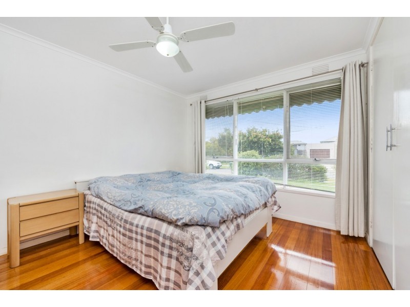 4 Giselle Avenue, Wantirna South VIC 3152