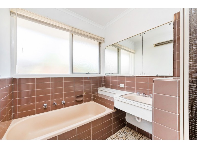 4 Giselle Avenue, Wantirna South VIC 3152