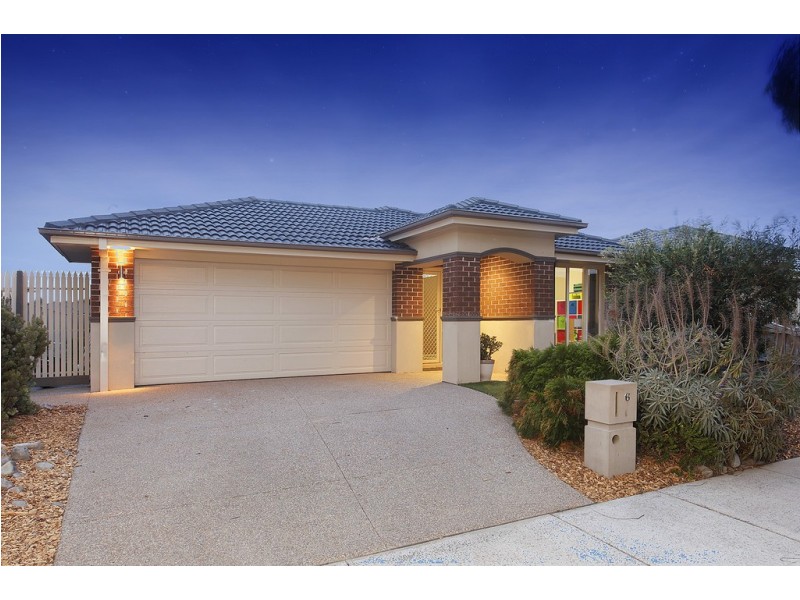 6 Gareth Street, Cranbourne East VIC 3977