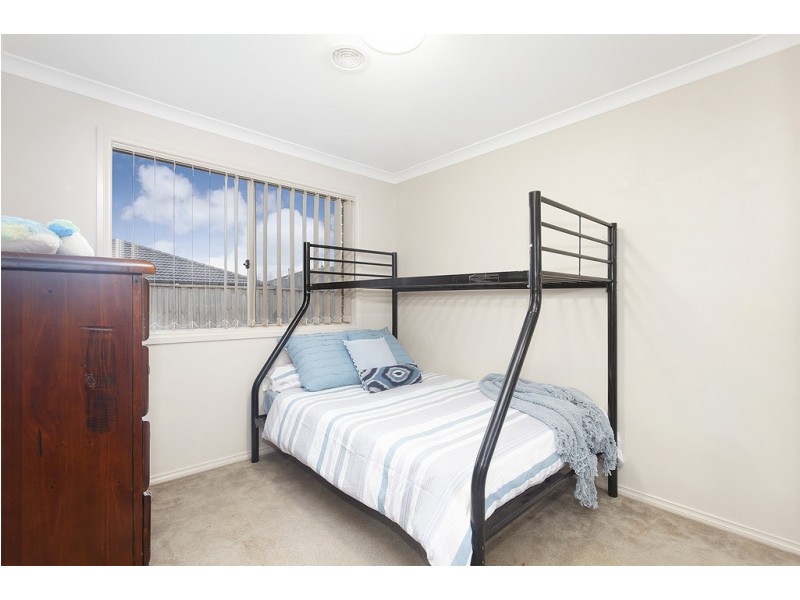 6 Gareth Street, Cranbourne East VIC 3977