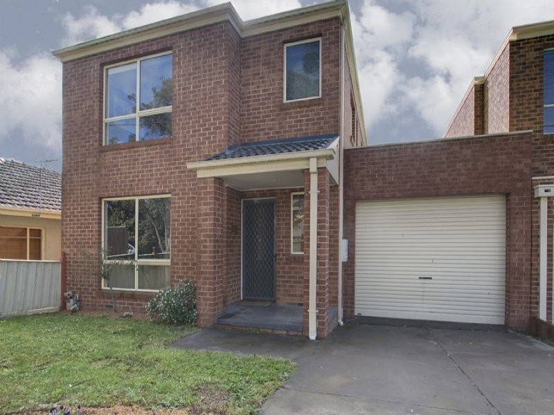 1/1 Garrison Grove, Wantirna South VIC 3152