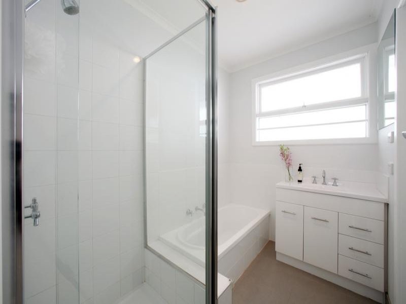 16 Norma Crescent South, Knoxfield VIC 3180