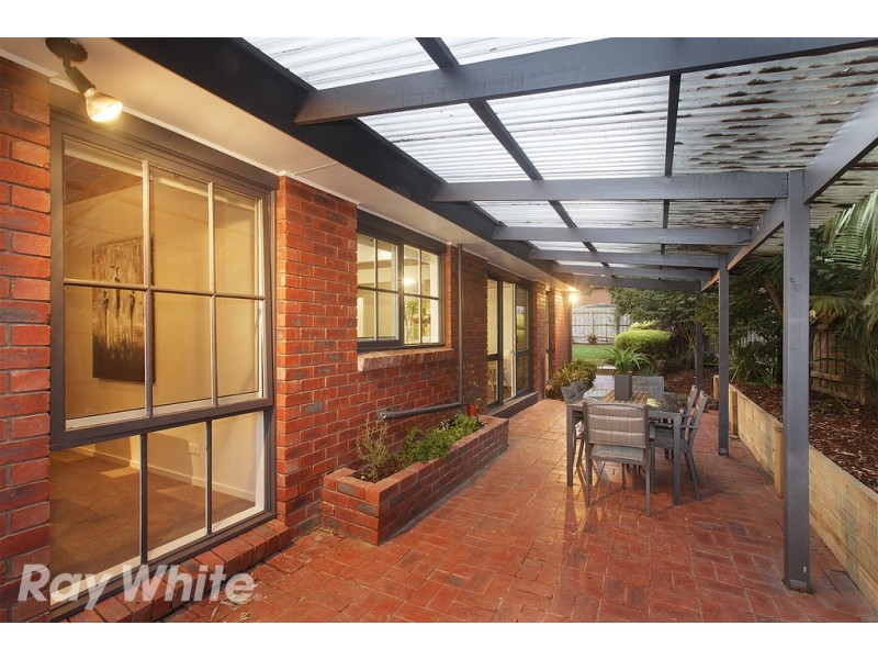 11 Cambden Park Parade, Ferntree Gully VIC 3156