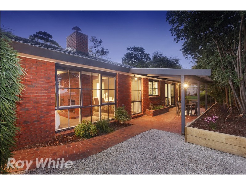 11 Cambden Park Parade, Ferntree Gully VIC 3156