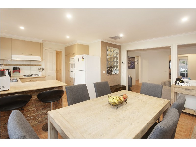 11 Orsett Court, Carrum Downs VIC 3201