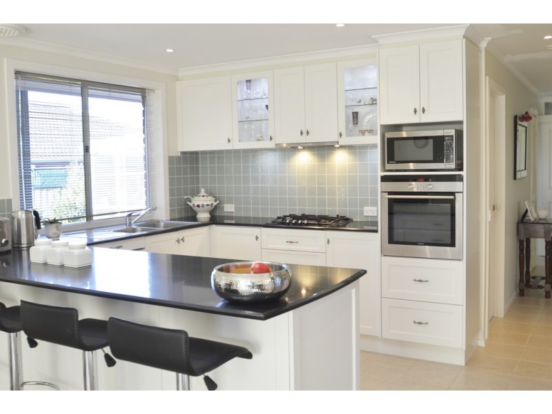 8 Nizam Court, Wantirna VIC 3152