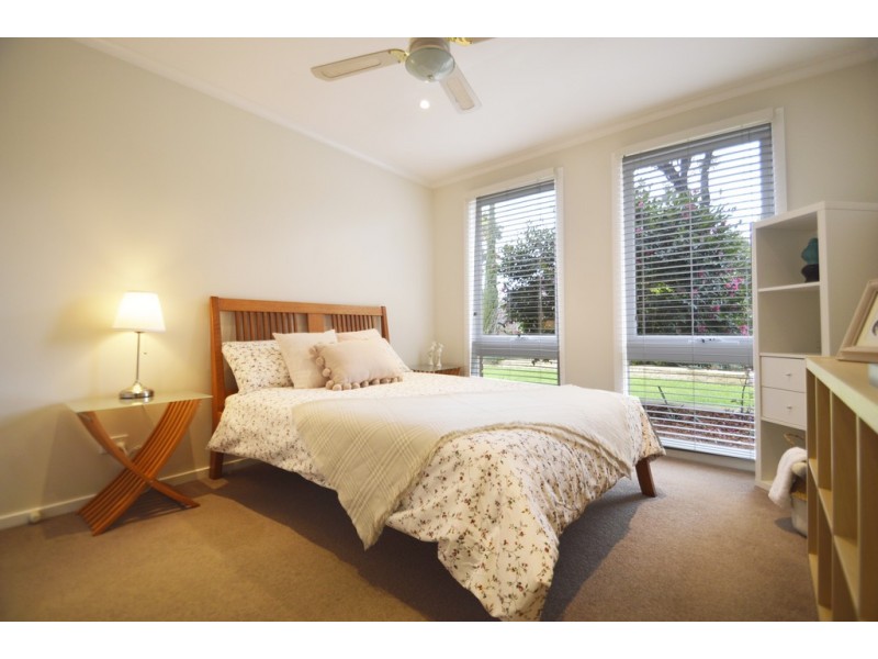 8 Nizam Court, Wantirna VIC 3152