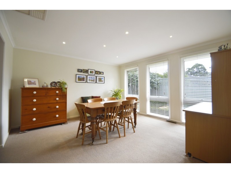 8 Nizam Court, Wantirna VIC 3152