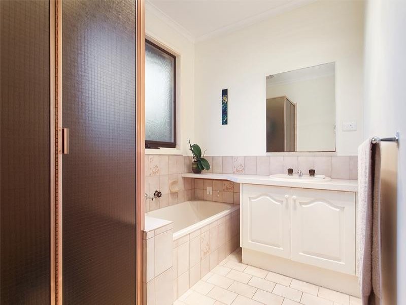 22 Flamingo Drive, Wantirna South VIC 3152