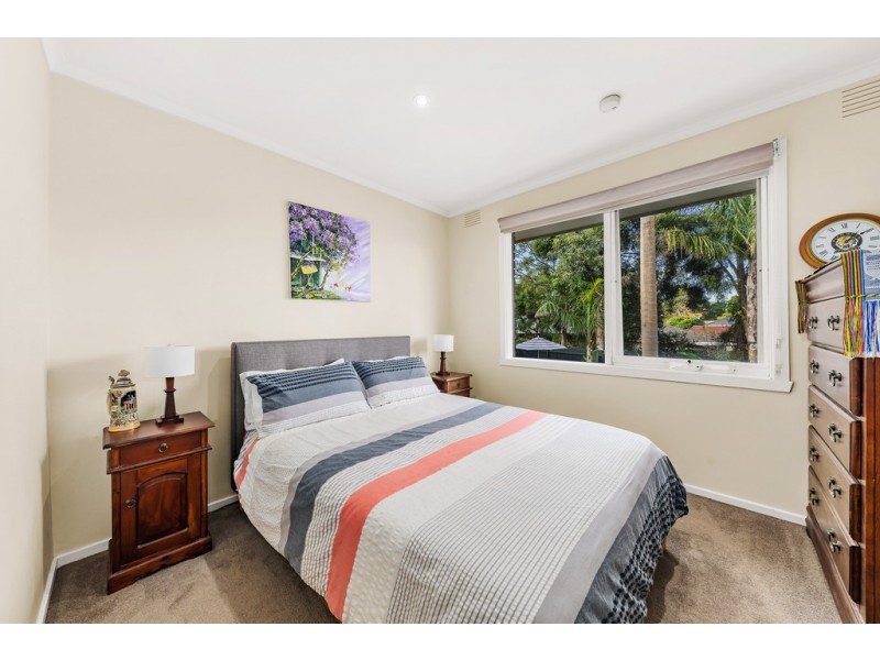 15 Saxon Avenue, Wantirna VIC 3152