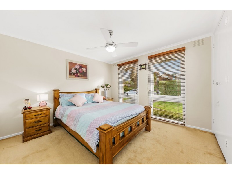 15 Saxon Avenue, Wantirna VIC 3152