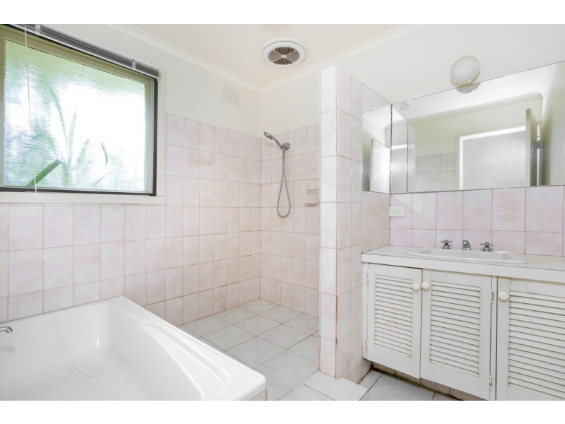 14 Chichester Square, Wantirna VIC 3152
