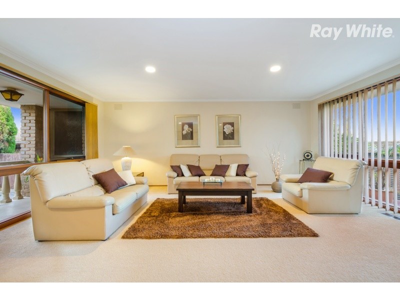 17 Tanderra Crescent, Wantirna VIC 3152