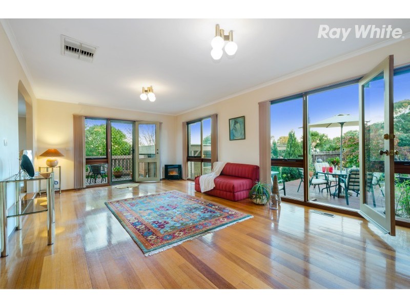 17 Tanderra Crescent, Wantirna VIC 3152