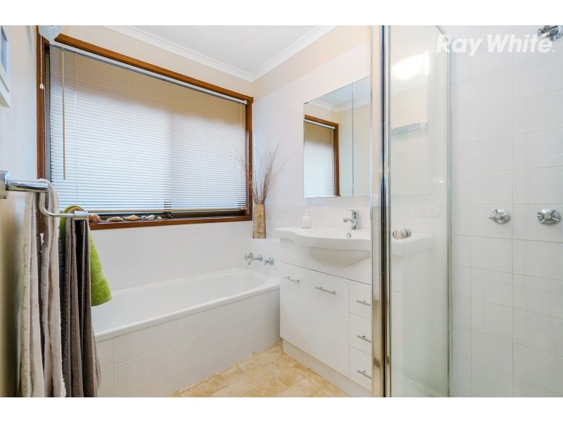 17 Tanderra Crescent, Wantirna VIC 3152