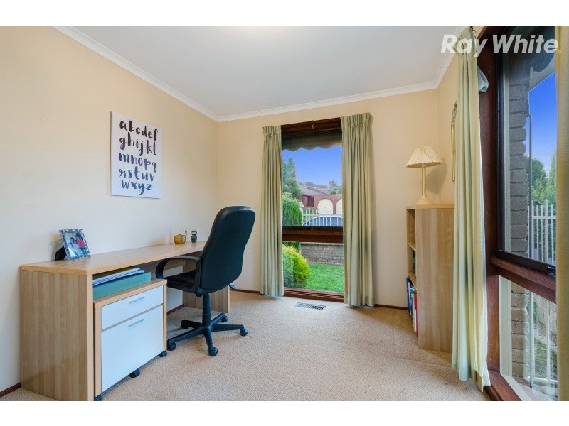 17 Tanderra Crescent, Wantirna VIC 3152