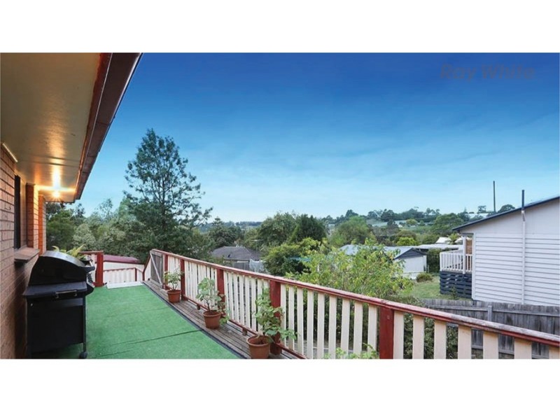 11 Victory Avenue, Wandin North VIC 3139