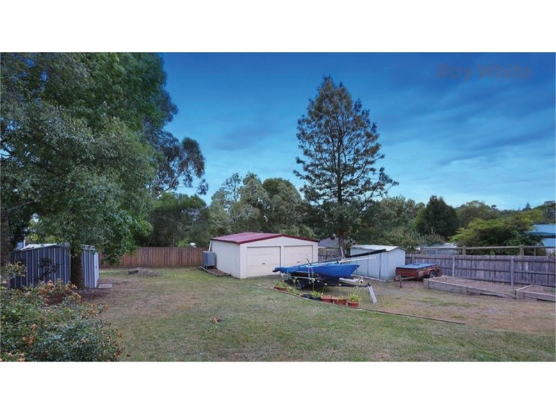 11 Victory Avenue, Wandin North VIC 3139