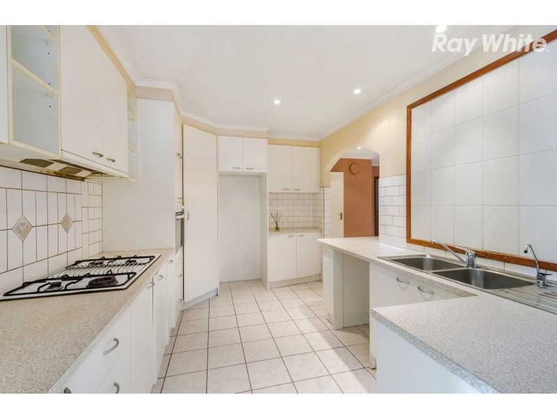 12 Aquila Crescent, Endeavour Hills VIC 3802