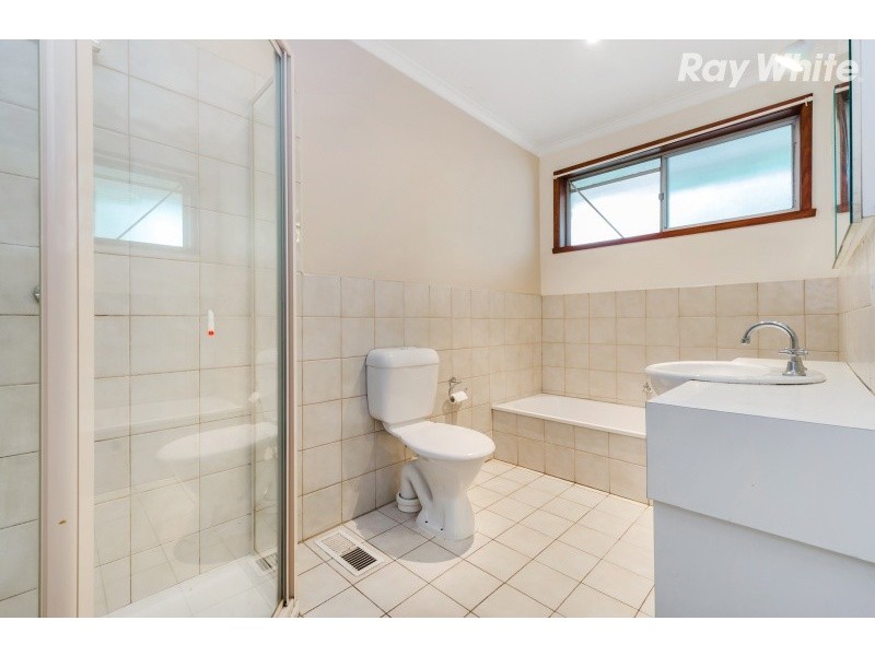 12 Aquila Crescent, Endeavour Hills VIC 3802