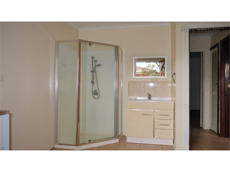 1/2 Coorie Avenue, Bayswater VIC 3153