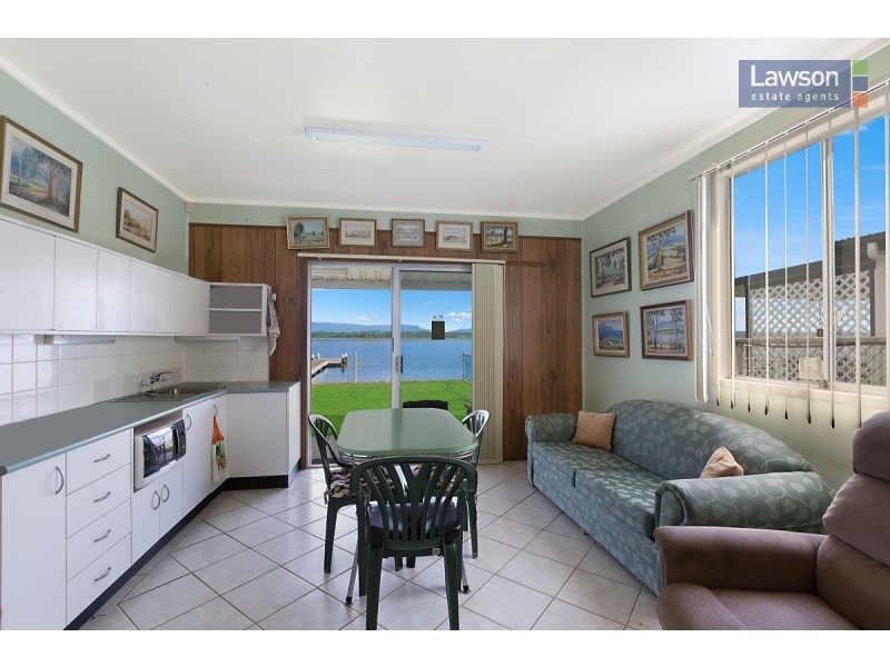 131 Grand Parade, Bonnells Bay NSW 2264