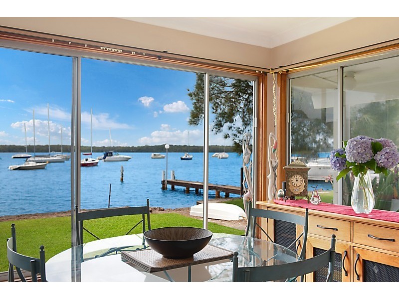 3 Waterside Avenue, Sunshine NSW 2264