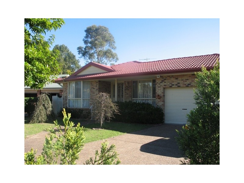 4 Rousseau Place, Cooranbong NSW 2265